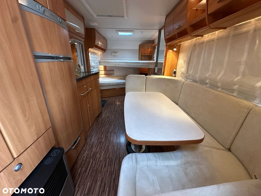 Hymer-Eriba 680 NOVA-GL z napędem, klimatyzacją i łóżkami piętrowymi. - 24