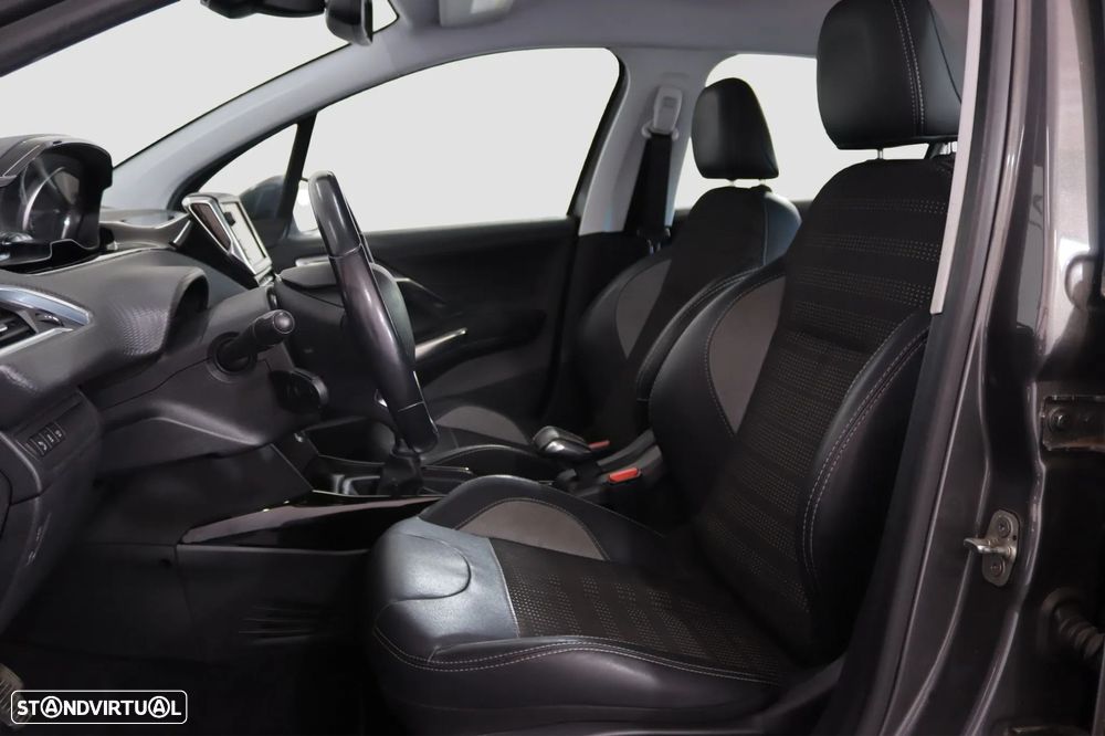 Peugeot 2008 1.2 PureTech Allure - 10