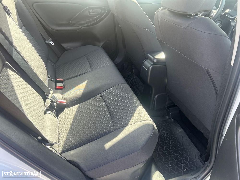 Toyota Yaris Cross 1.5 HDF Comfort Plus - 17