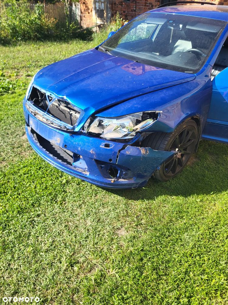 Skoda Octavia Combi 2.0 TDI DSG RS - 3