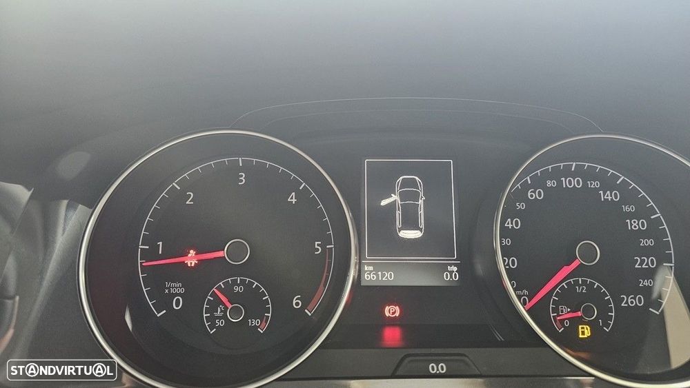 VW Golf 1.6 TDI Confortline - 22