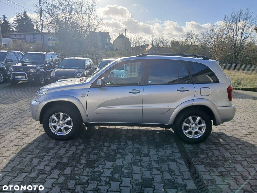 Toyota RAV4 D-4D 4x4 - 8