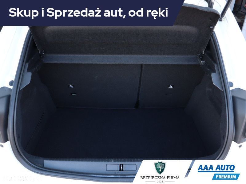 Peugeot 208 - 16