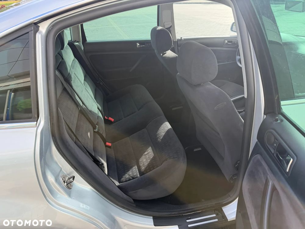Volkswagen Passat 1.9 TDI - 17