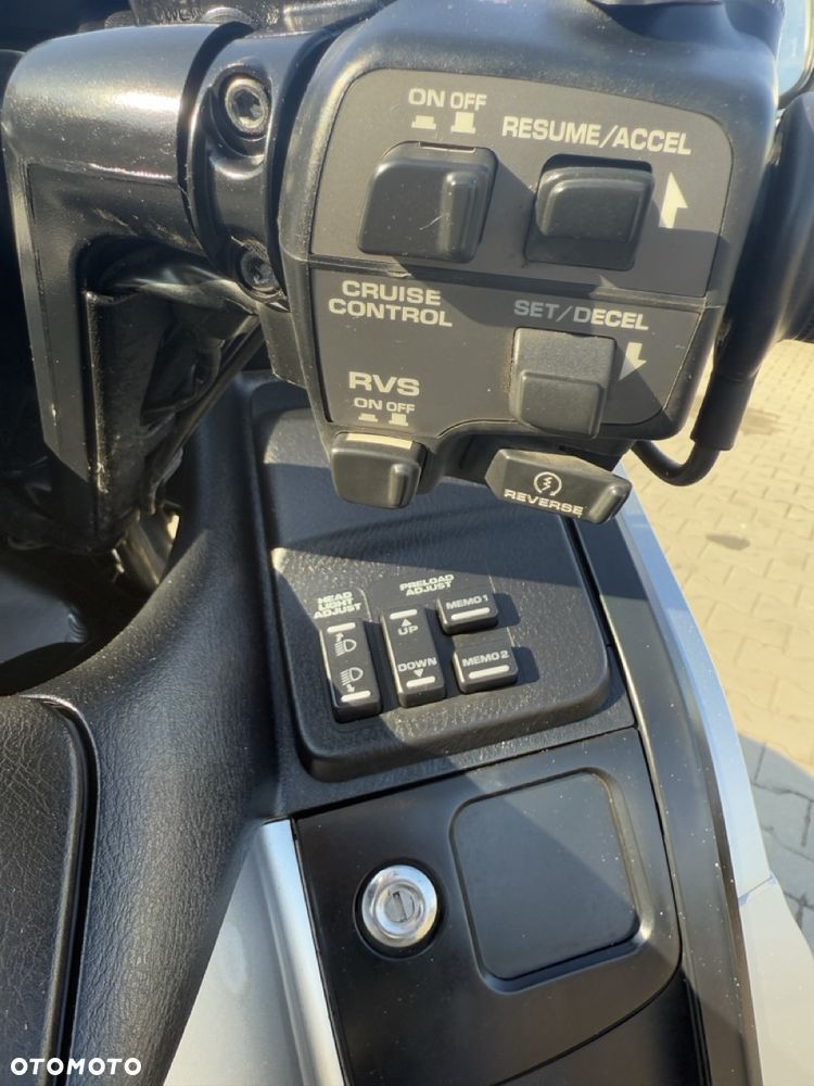 Honda GL - 12