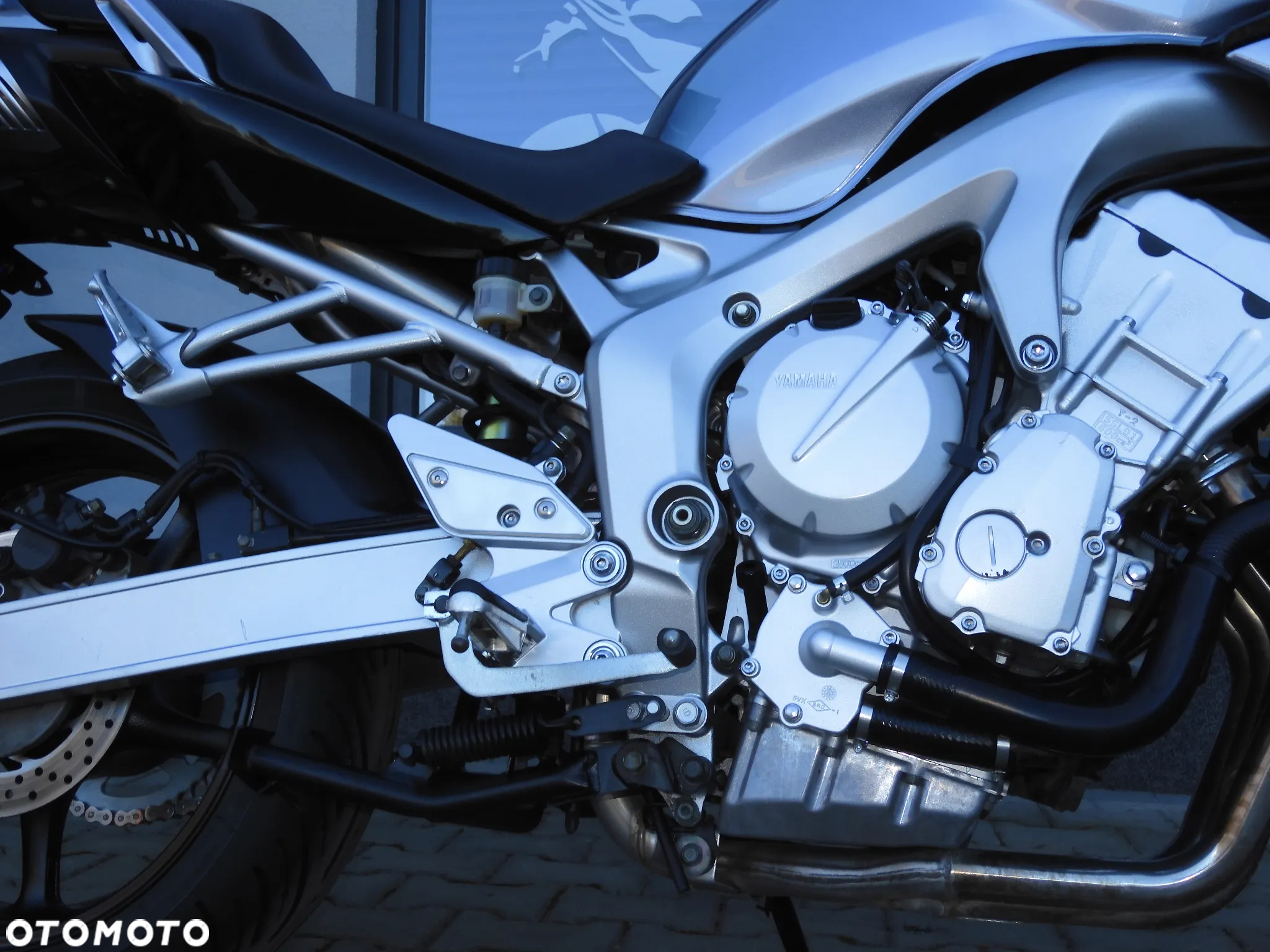 Yamaha FZ6 - 14