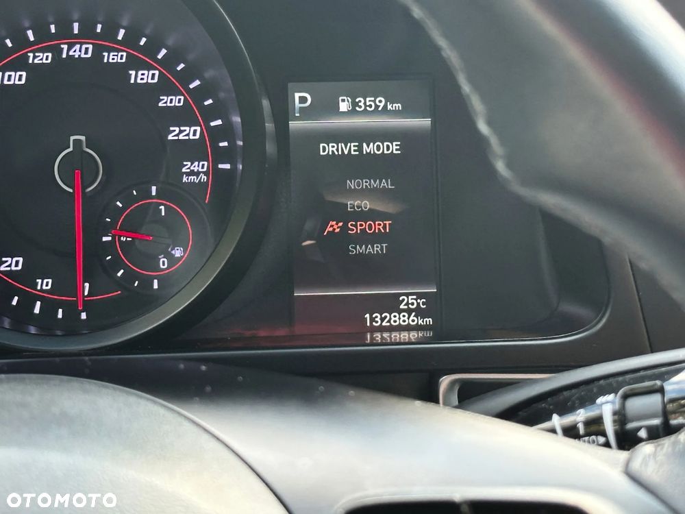 Hyundai Elantra 1.6 Modern CVT - 18