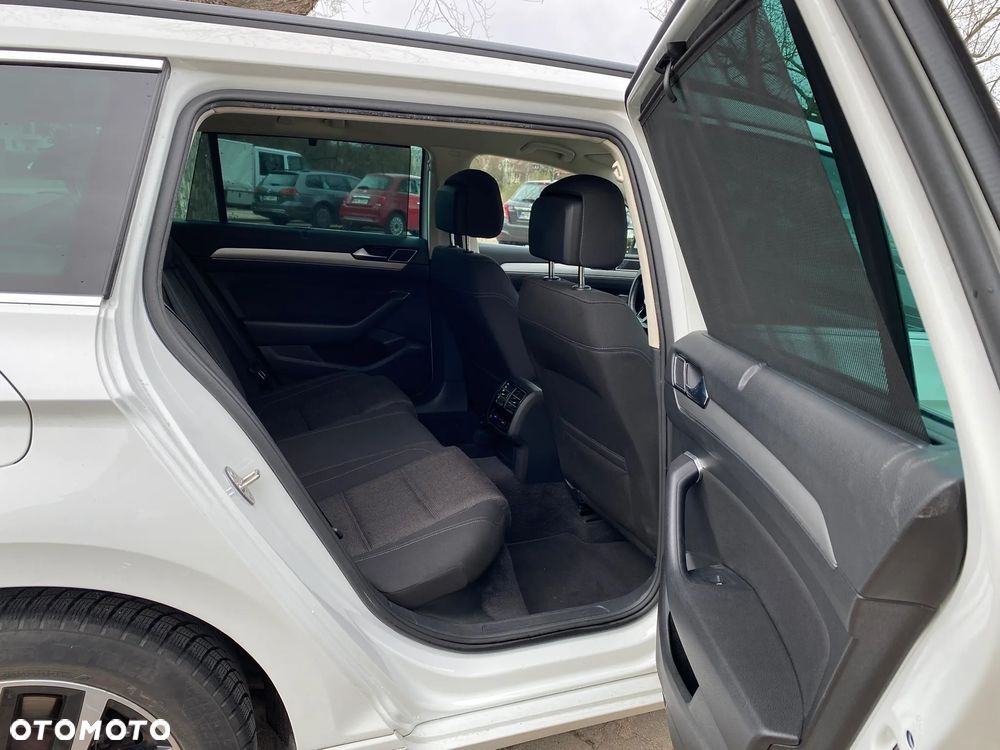 Volkswagen Passat - 15