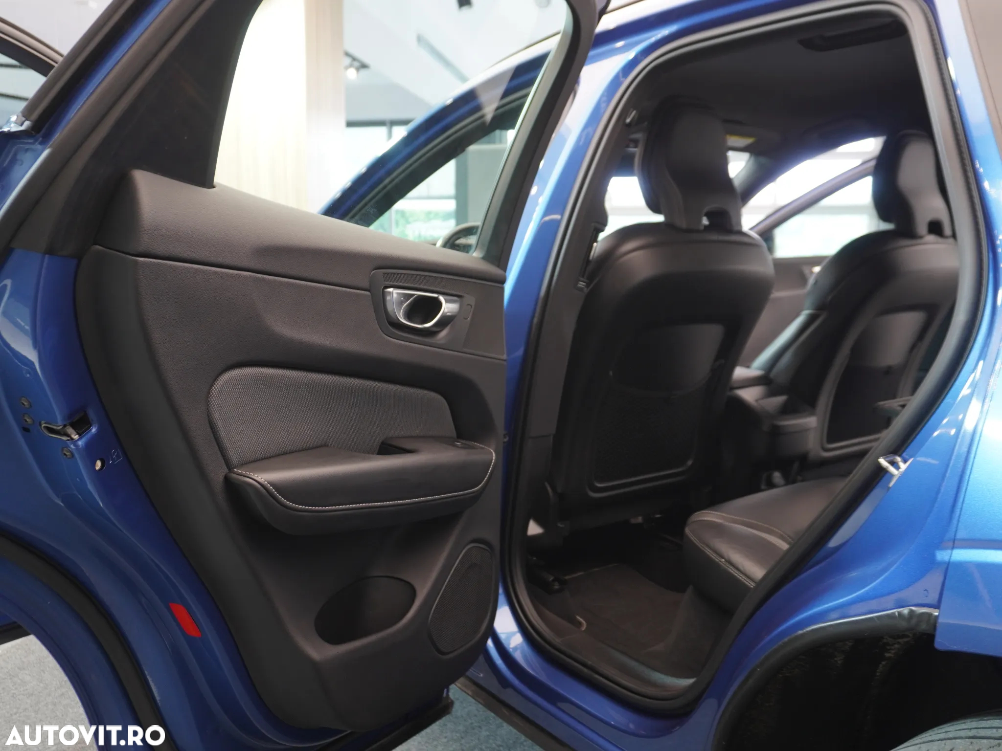 Volvo XC 60 B4 MHEV R-Design - 15