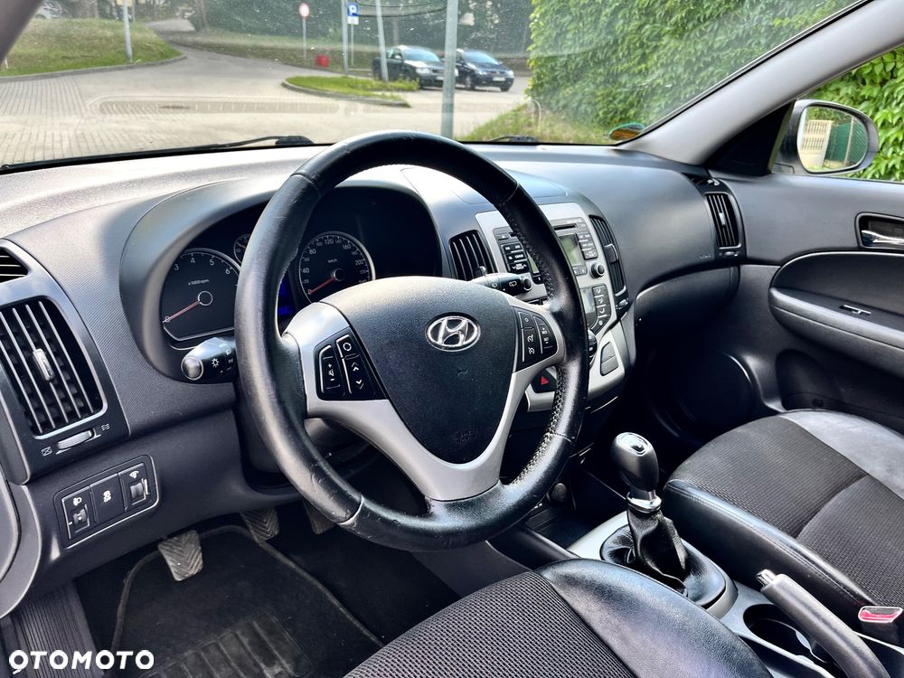 Hyundai i30 1.4 Team 08 - 18
