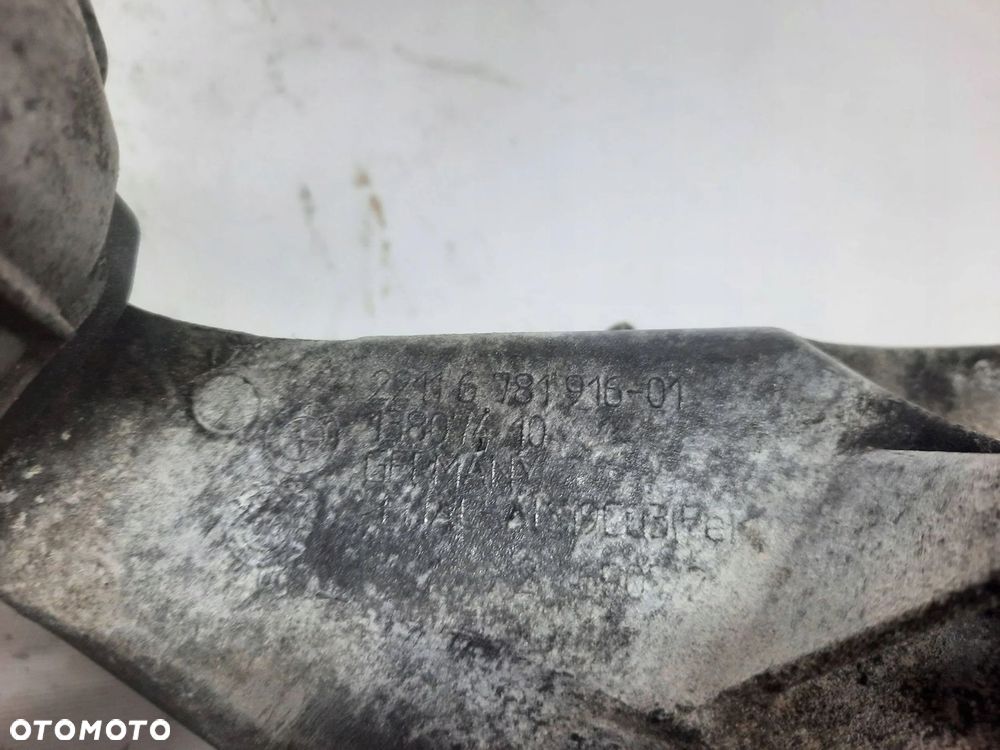 ŁAPA WSPORNIK PODUSZKA SILNIKA BMW 3 E90 E91 6781916 - 2