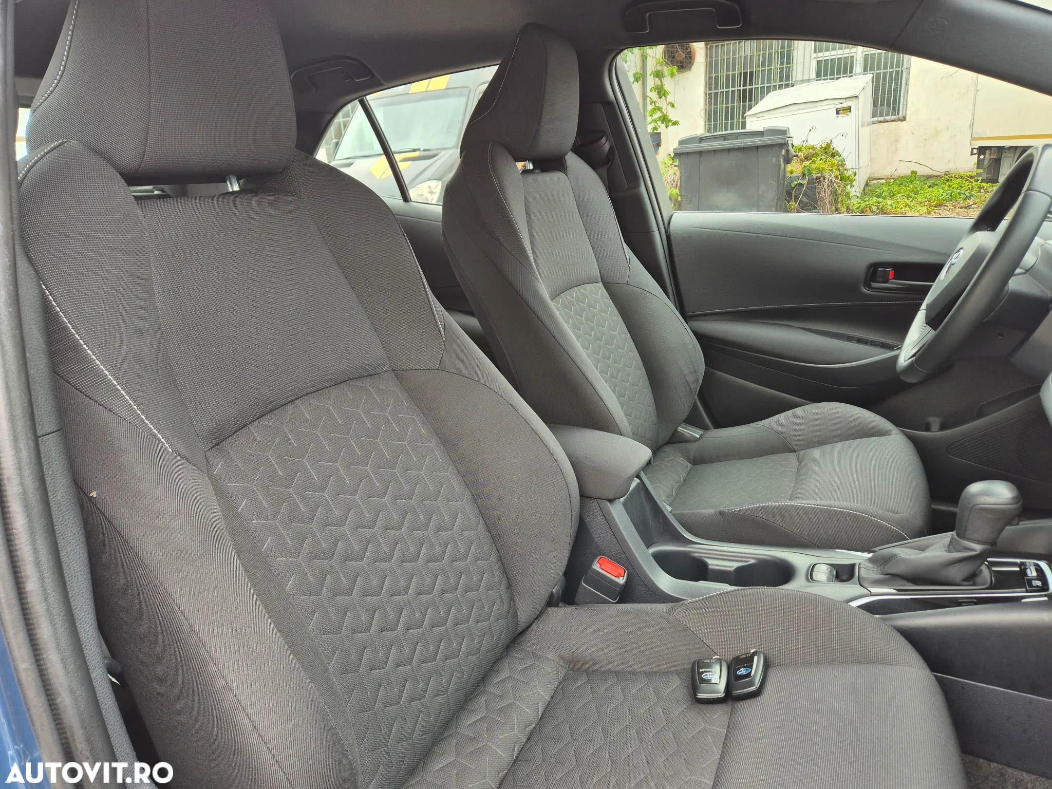Toyota Corolla 1.8 HSD Business - 27