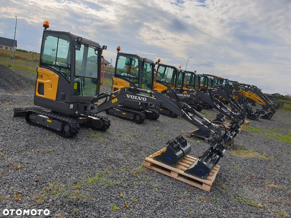 Volvo EC18E, DŁUGIE RAMIĘ, DODATKOWA PRZECIWWAGA, ROZSUWANE GĄSIENICE, 3 ŁYŻKI + SZYBKOZŁĄCZE VOLVO, NOWA DOSTĘPNA OD RĘKI, GWARANCJA Volvo Polska - 2