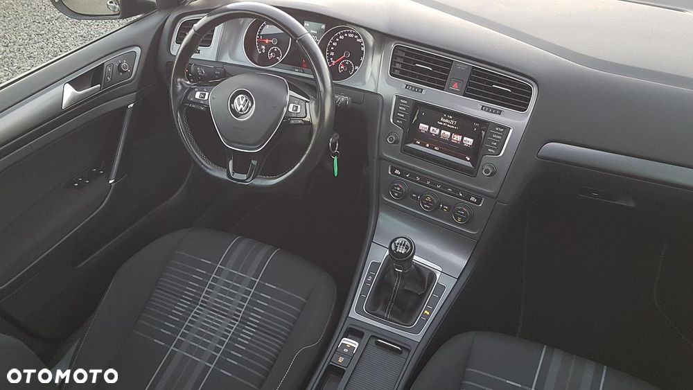 Volkswagen Golf Variant 2.0 TDI BlueMotion Technology Lounge - 16