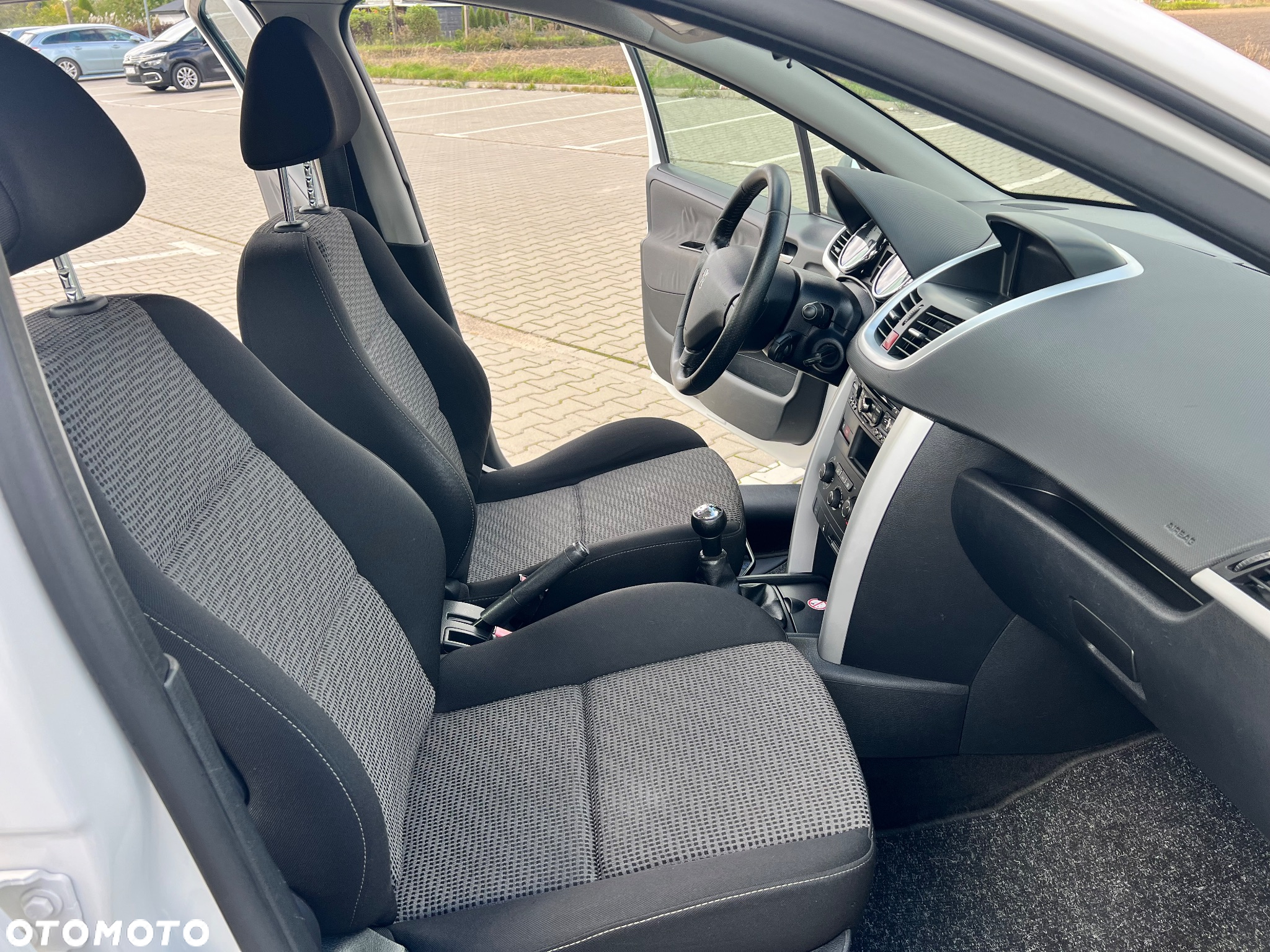 Peugeot 207 1.4 Trendy - 6