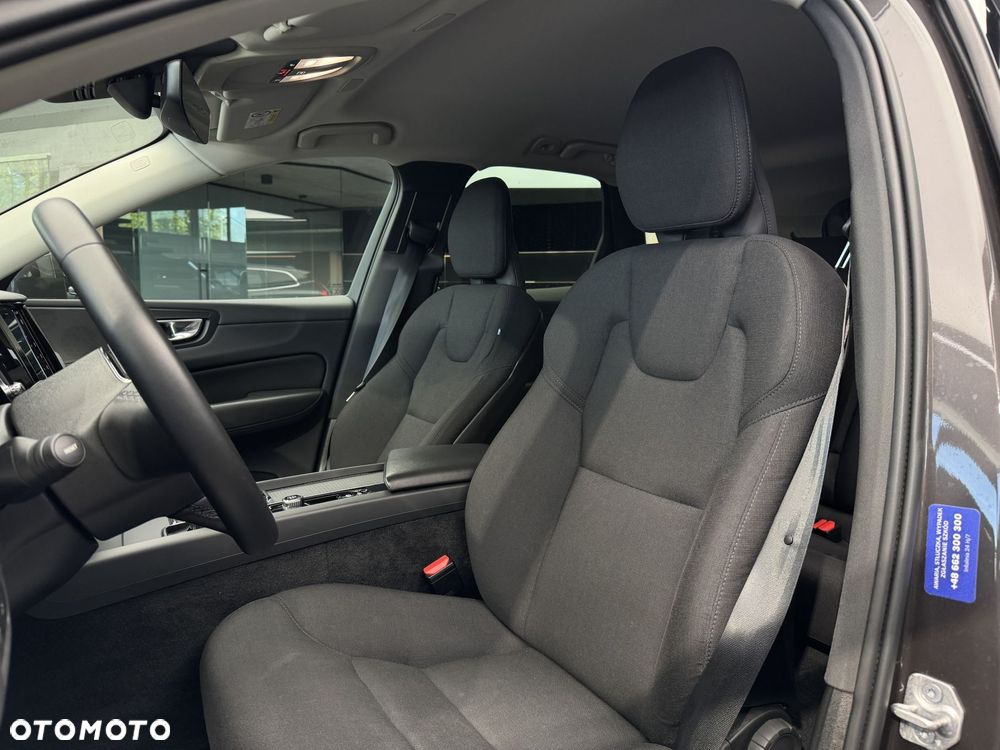 Volvo XC 60 B4 B Momentum Pro - 13