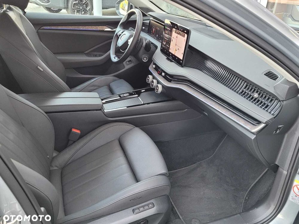 Skoda Superb 2.0 TDI SCR 4x4 L&K DSG - 8