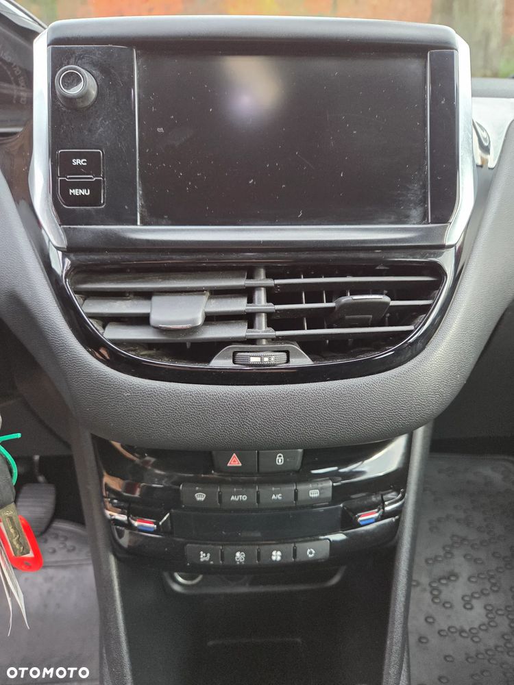 Peugeot 208 - 7
