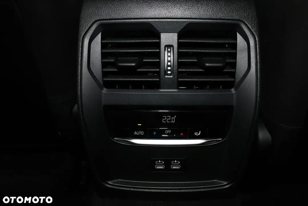 BMW Seria 3 318i M Sport - 11