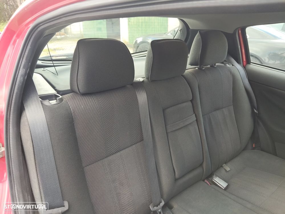 Alfa Romeo 147 1.6 TS Distinctive - 11