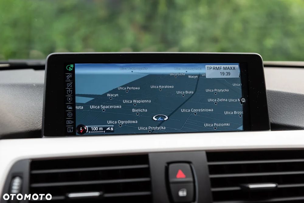 BMW Seria 3 320d xDrive Sport-Aut Modern Line - 19