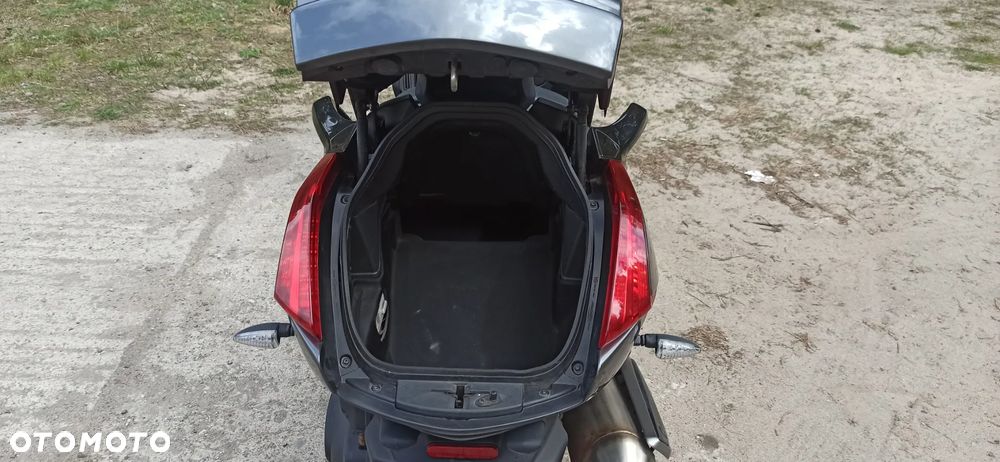 Peugeot Metropolis - 10