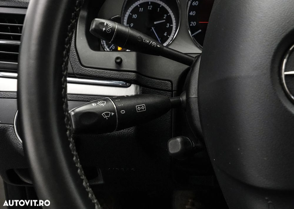 Mercedes-Benz E - 21