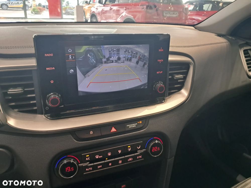 Kia Ceed - 13