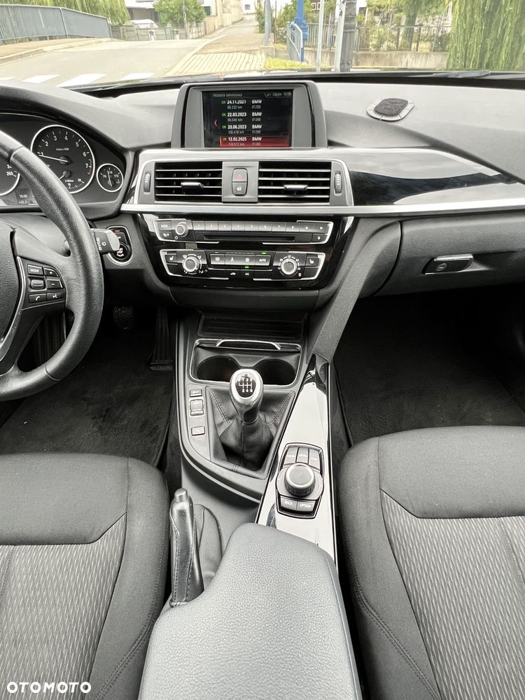 BMW Seria 3 320i Advantage - 15