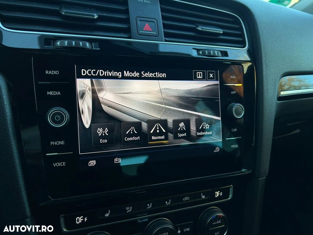 Volkswagen Golf 1.5 TSI DSG Highline - 17