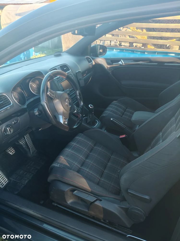 Volkswagen Golf - 11