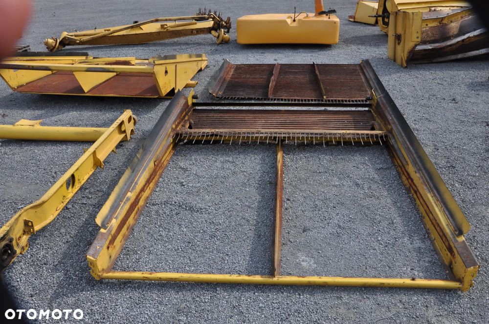 WAŁ PÓŁOŚ KOŁO PASOWE NEW HOLLAND TF 78 TX66 - 17