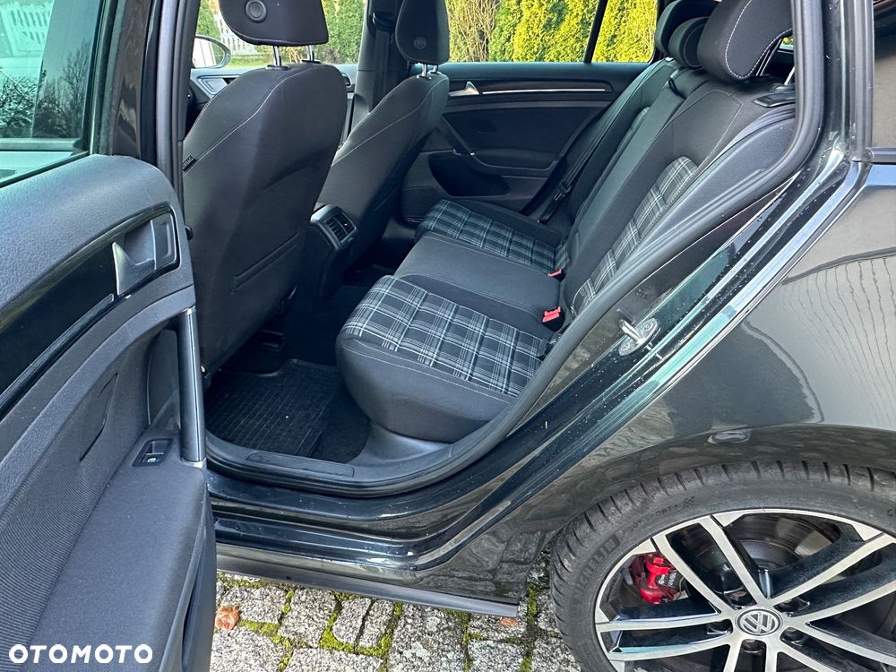 Volkswagen Golf GTD 2.0 TDI SCR DSG - 17
