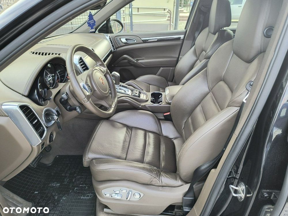 Porsche Cayenne - 10