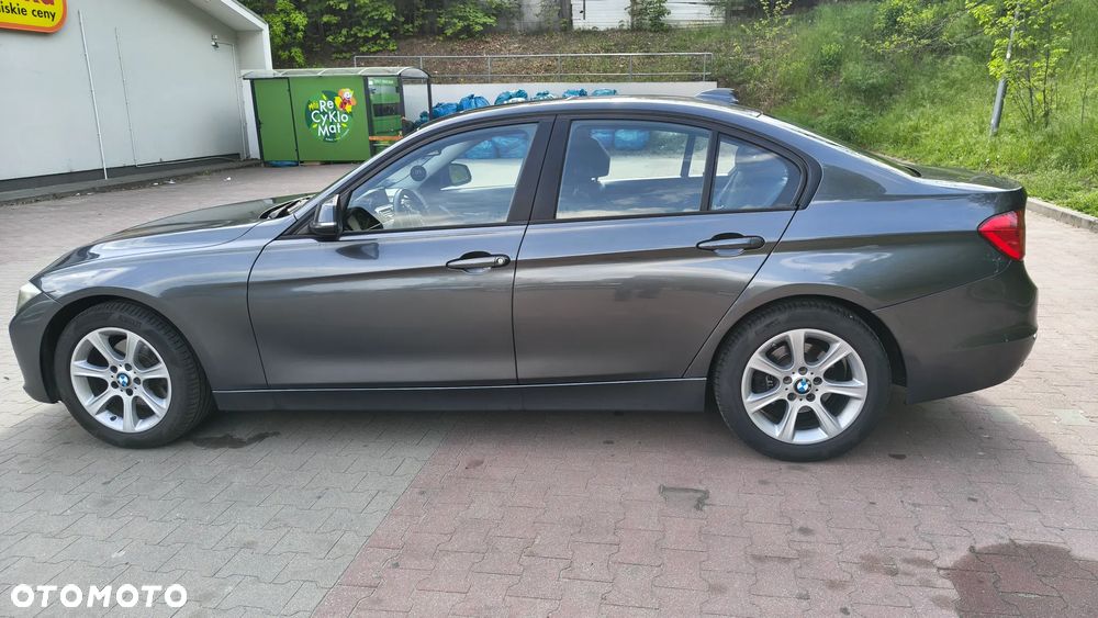 BMW Seria 3 328i xDrive - 10