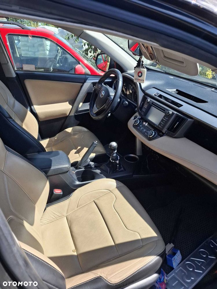 Toyota RAV4 - 4