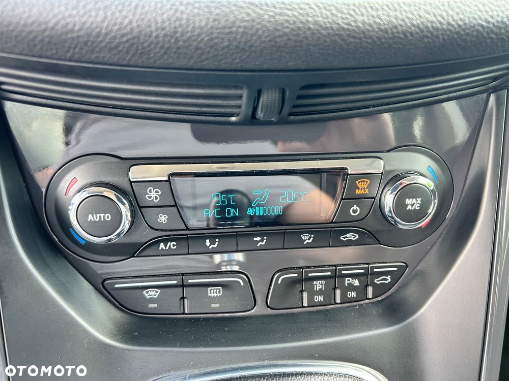 Ford Kuga 2.0 TDCi 2x4 Titanium - 22