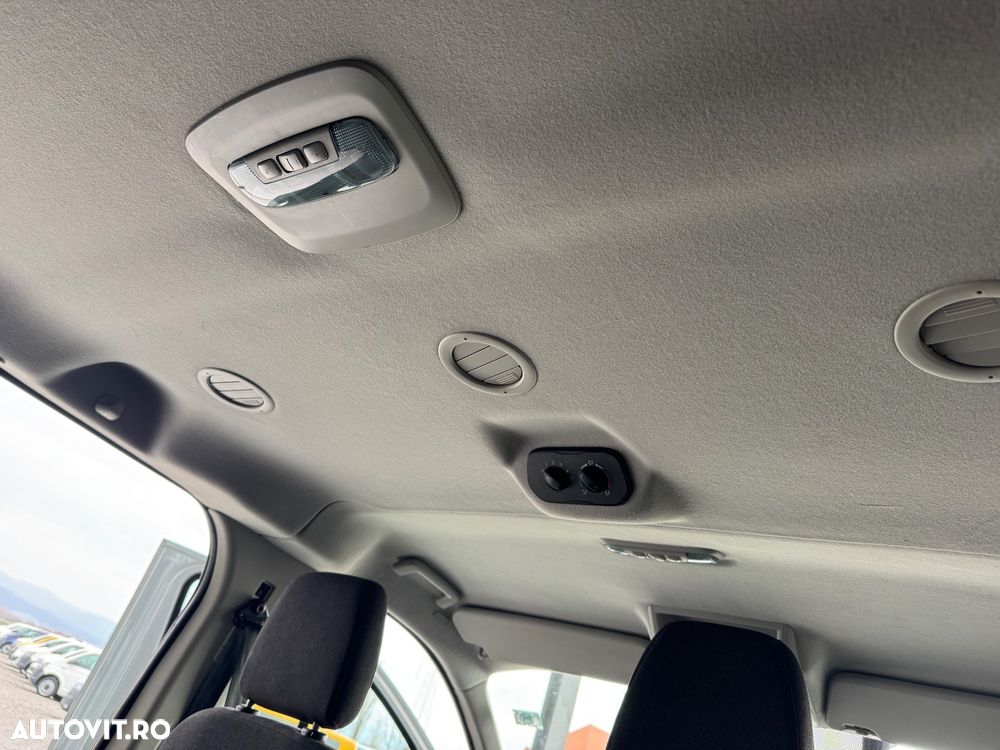 Ford Tourneo Custom - 17