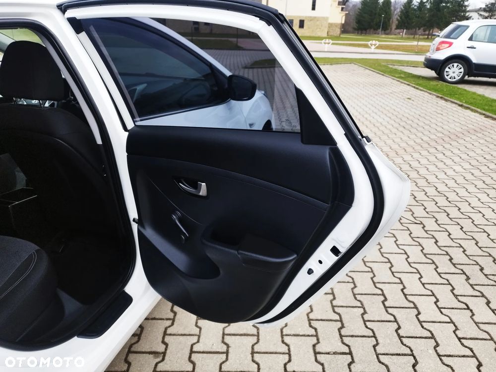 Hyundai i30 blue 1.4 Style - 29