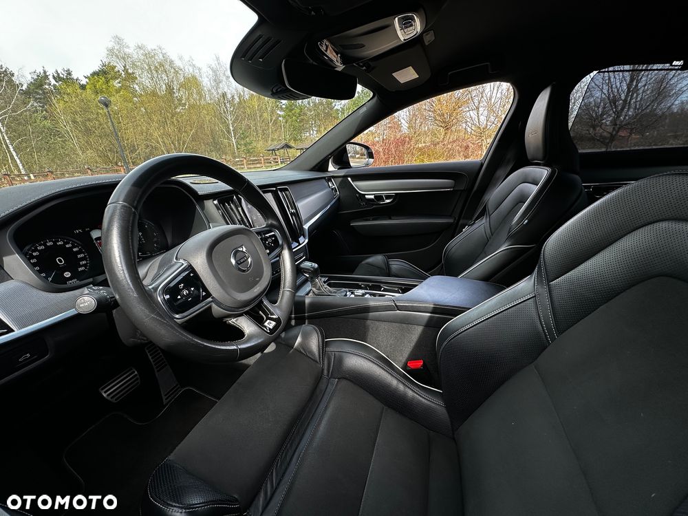 Volvo S90 D4 R-Design - 33