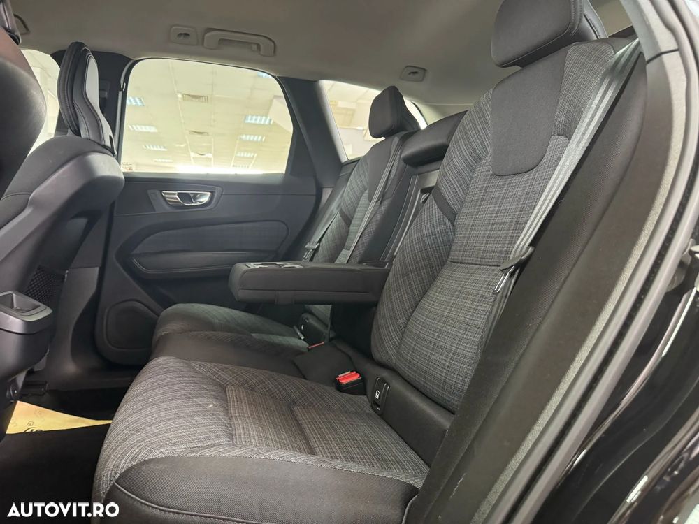 Volvo XC 60 B4 D AWD Geartronic Momentum Pro - 15
