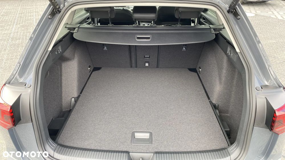 Volkswagen Golf Variant 1.5 eTSI mHEV Life Plus DSG - 23