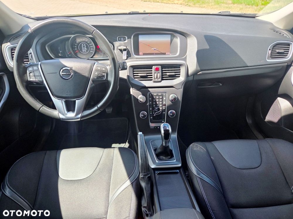 Volvo V40 D2 Momentum - 34