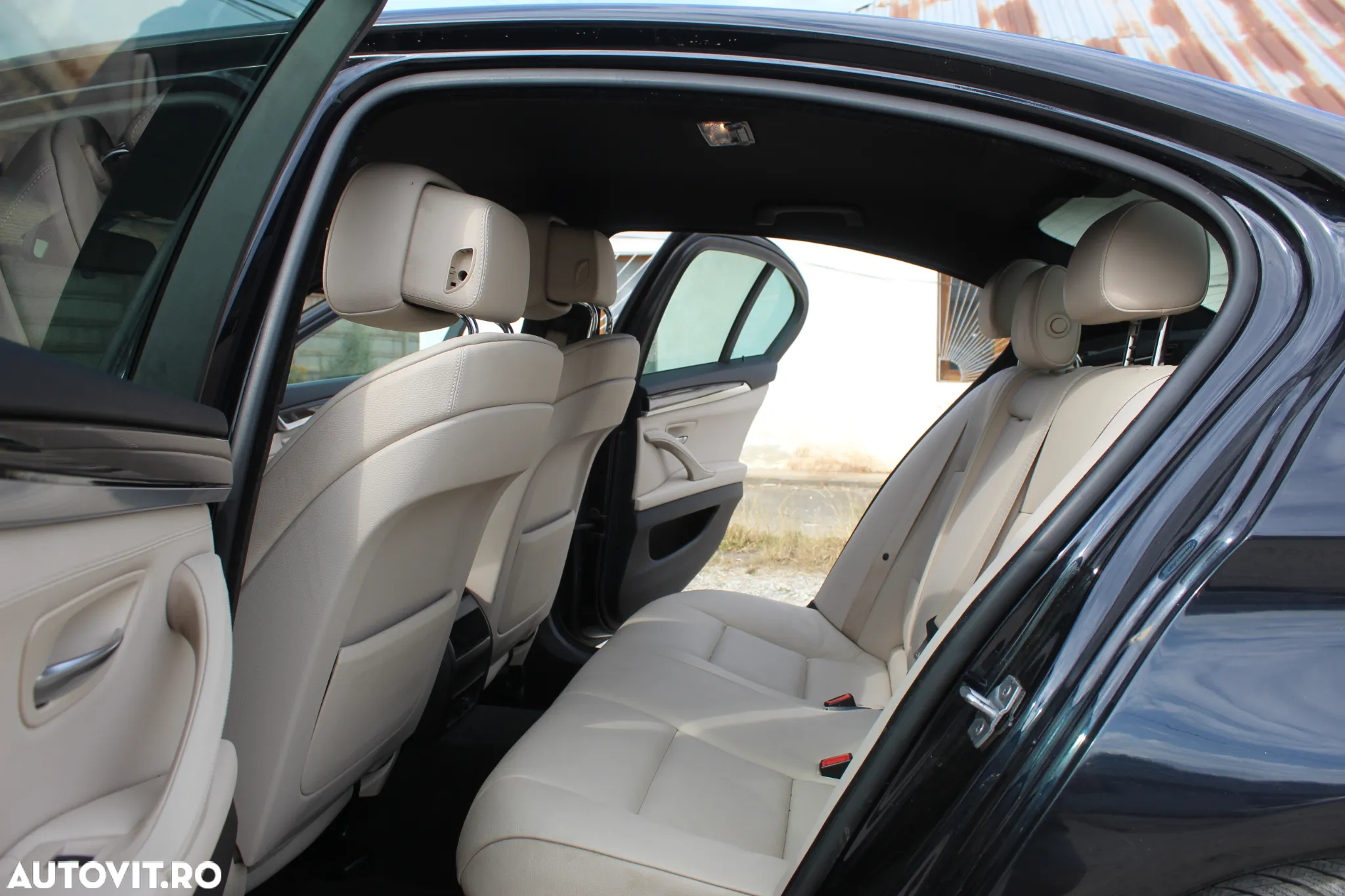 BMW Seria 5 528i Modern Line - 11