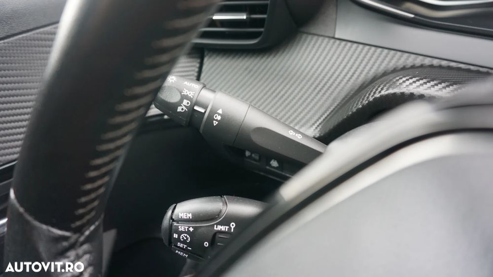 Peugeot 208 BlueHDi 100 GT - 19