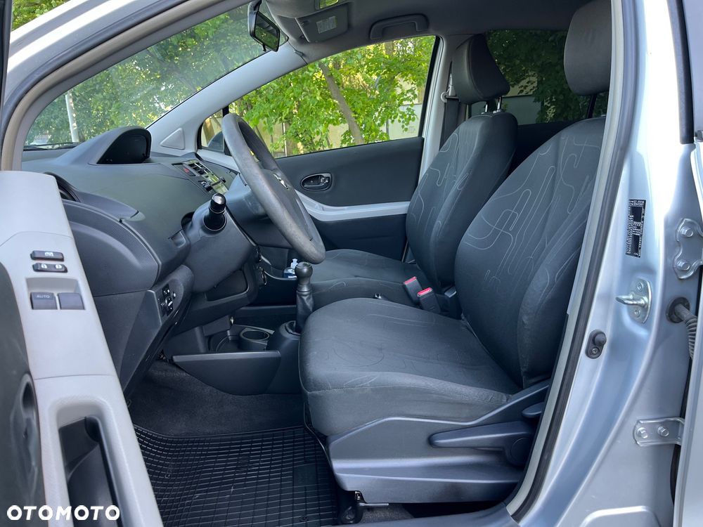 Toyota Yaris 1.0 Luna A/C - 21