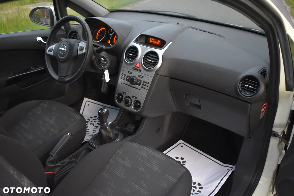 Opel Corsa - 22