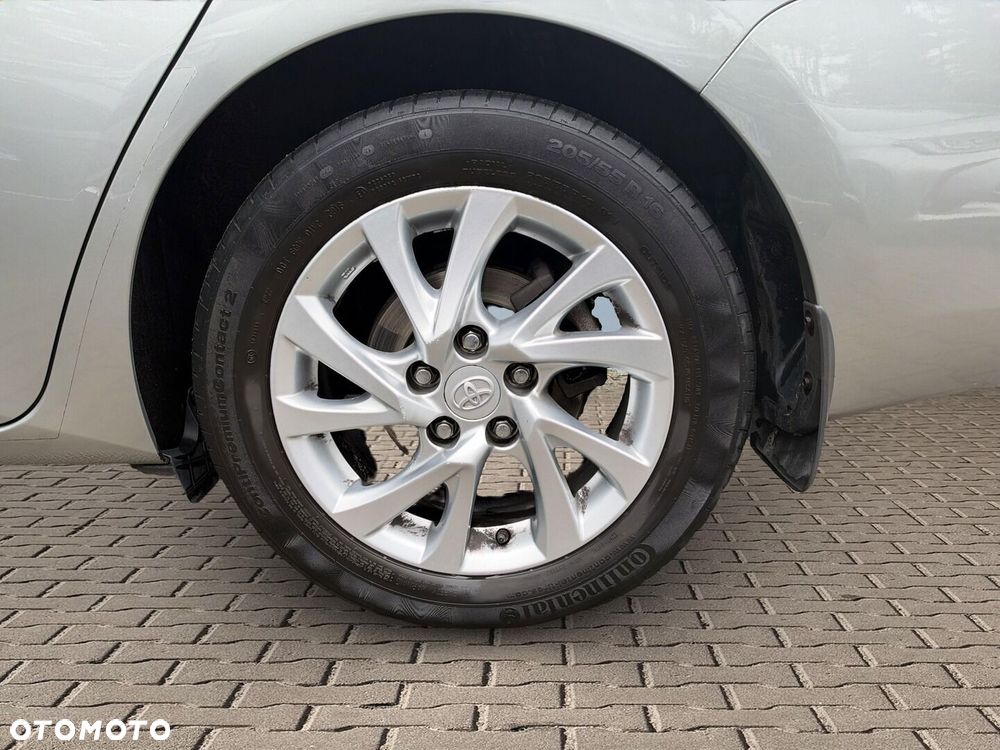 Toyota Auris 1.6 Premium Comfort - 25