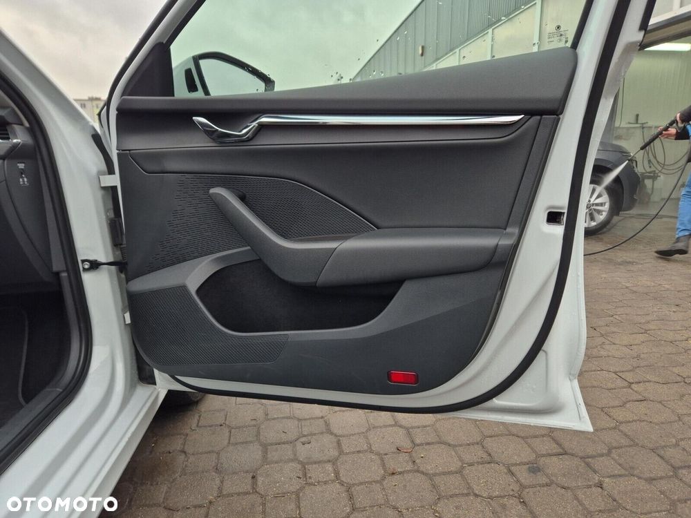 Skoda Octavia 2.0 TDI Style DSG - 29