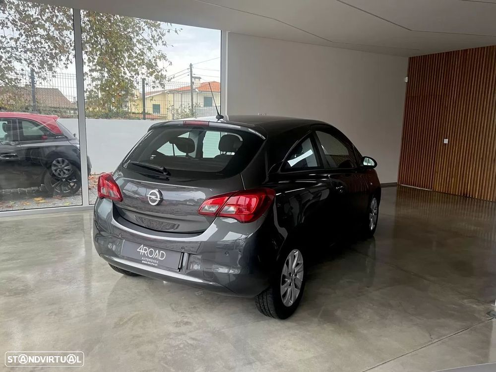 Opel Corsa 1.4 120 Anos - 29